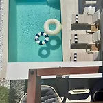 Venetta,beach House,pool,jacuzzi,satellite Internet-wifi,4x4 Utv Vehicle,sup Board,island Zirje, Sibenik Vila Žirje