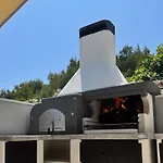 Venetta,beach House,pool,jacuzzi,satellite Internet-wifi,4x4 Utv Vehicle,sup Board,island Zirje, Sibenik * Žirje