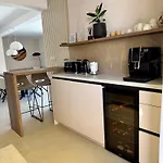 Venetta,beach House,pool,jacuzzi,satellite Internet-wifi,4x4 Utv Vehicle,sup Board,island Zirje, Sibenik