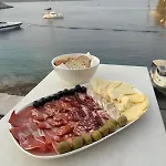 Venetta,beach House,pool,jacuzzi,satellite Internet-wifi,4x4 Utv Vehicle,sup Board,island Zirje, Sibenik Vila Žirje