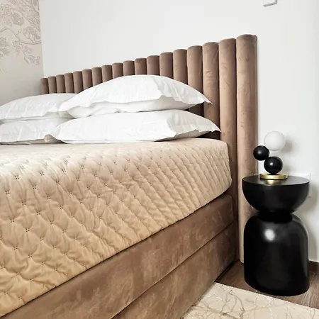 Venetta,beach House,pool,jacuzzi,satellite Internet-wifi,4x4 Utv Vehicle,sup Board,island Zirje, Sibenik Villa Žirje