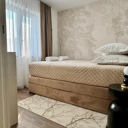 Venetta,beach House,pool,jacuzzi,satellite Internet-wifi,4x4 Utv Vehicle,sup Board,island Zirje, Sibenik * Zirje