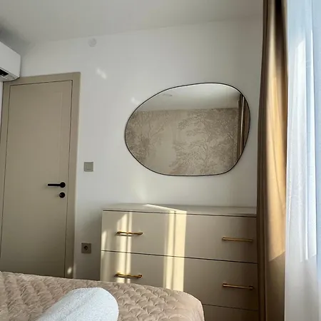 Venetta,beach House,pool,jacuzzi,satellite Internet-wifi,4x4 Utv Vehicle,sup Board,island Zirje, Sibenik * Žirje