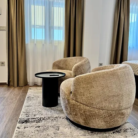 Villa Venetta,beach House,pool,jacuzzi,satellite Internet-wifi,4x4 Utv Vehicle,sup Board,island Zirje, Sibenik