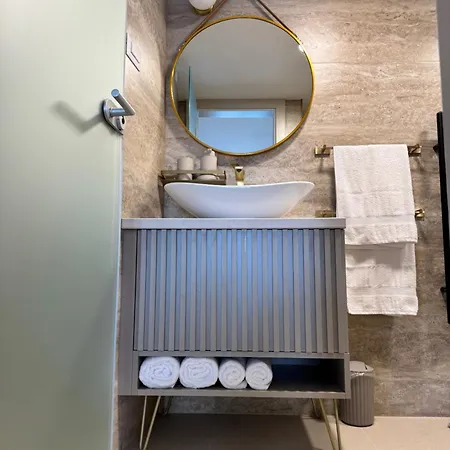 Villa Venetta,beach House,pool,jacuzzi,satellite Internet-wifi,4x4 Utv Vehicle,sup Board,island Zirje, Sibenik Žirje