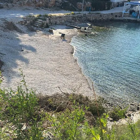 Venetta,beach House,pool,jacuzzi,satellite Internet-wifi,4x4 Utv Vehicle,sup Board,island Zirje, Sibenik * Žirje