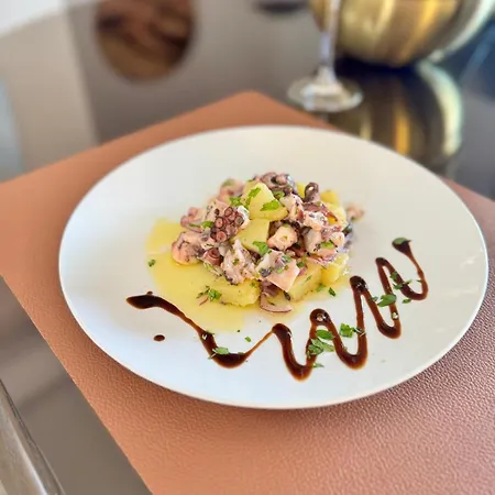 Venetta,beach House,pool,jacuzzi,satellite Internet-wifi,4x4 Utv Vehicle,sup Board,island Zirje, Sibenik