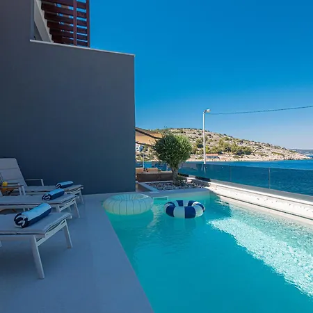 Venetta,beach House,pool,jacuzzi,satellite Internet-wifi,4x4 Utv Vehicle,sup Board,island Zirje, Sibenik Zirje