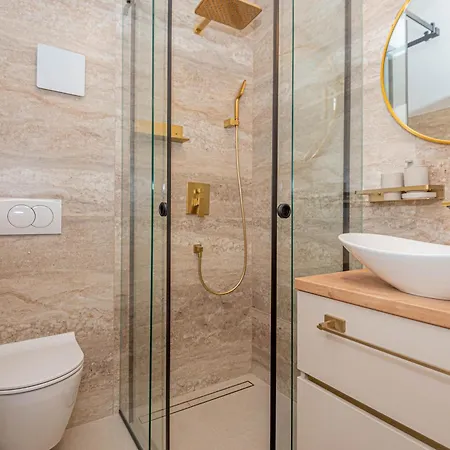 Villa Venetta,beach House,pool,jacuzzi,satellite Internet-wifi,4x4 Utv Vehicle,sup Board,island Zirje, Sibenik *