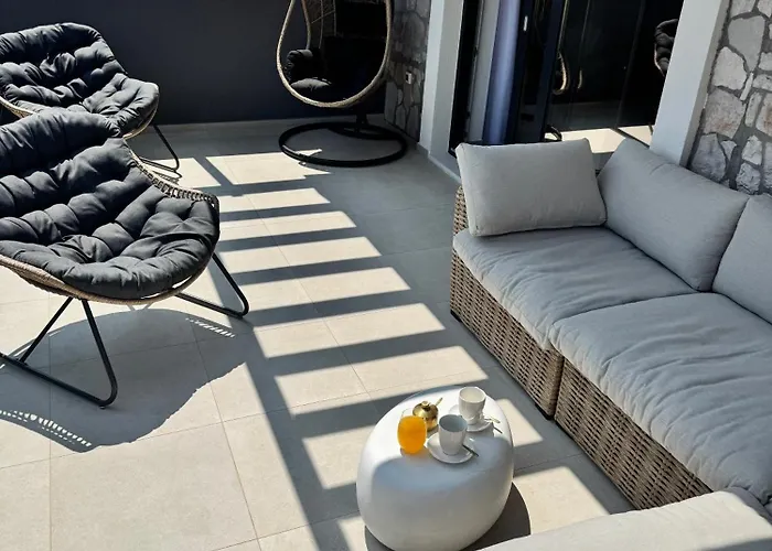 Venetta House ,pool, Jacuzzi, Satellite Internet-wifi,island žirje, šibenik Žirje