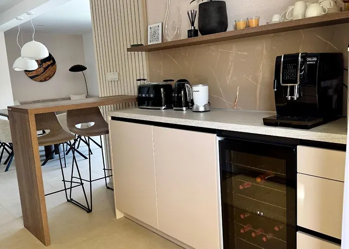 Venetta House ,pool, Jacuzzi, Satellite Internet-wifi,island žirje, šibenik