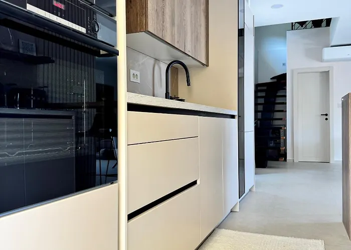 Venetta House ,pool, Jacuzzi, Satellite Internet-wifi,island žirje, šibenik Villa *