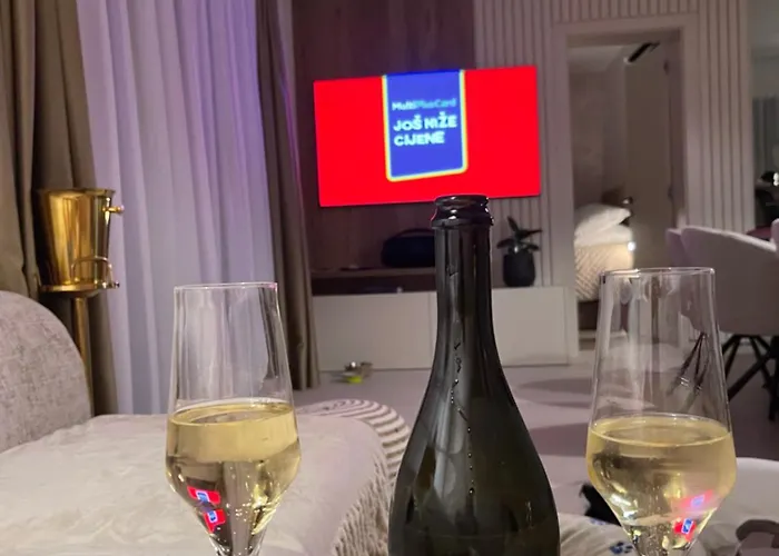 Villa Venetta House ,pool, Jacuzzi, Satellite Internet-wifi,island žirje, šibenik *