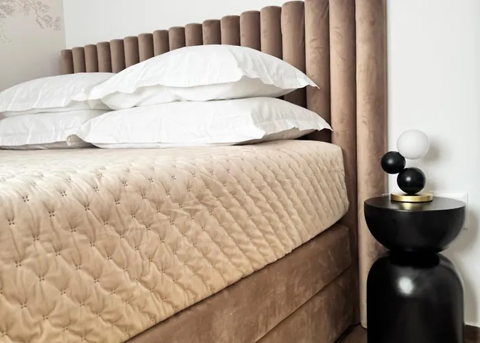 Venetta,beach House,pool,jacuzzi,satellite Internet-wifi,4x4 Utv Vehicle,sup Board,island Zirje, Sibenik Villa Žirje