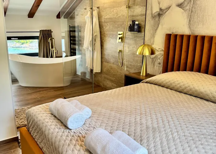 Venetta,beach House,pool,jacuzzi,satellite Internet-wifi,4x4 Utv Vehicle,sup Board,island Zirje, Sibenik Villa Žirje