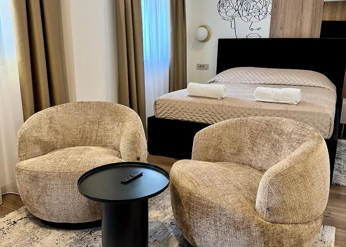 Venetta House ,pool, Jacuzzi, Satellite Internet-wifi,island žirje, šibenik Villa Žirje