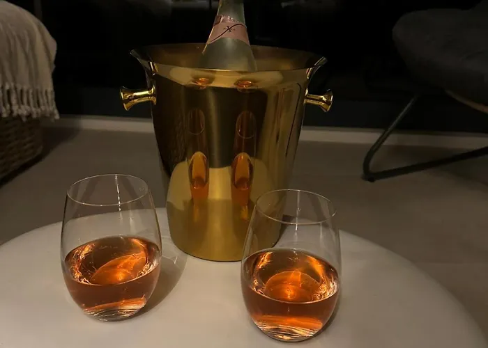 Villa Venetta,beach House,pool,jacuzzi,satellite Internet-wifi,4x4 Utv Vehicle,sup Board,island Zirje, Sibenik Žirje