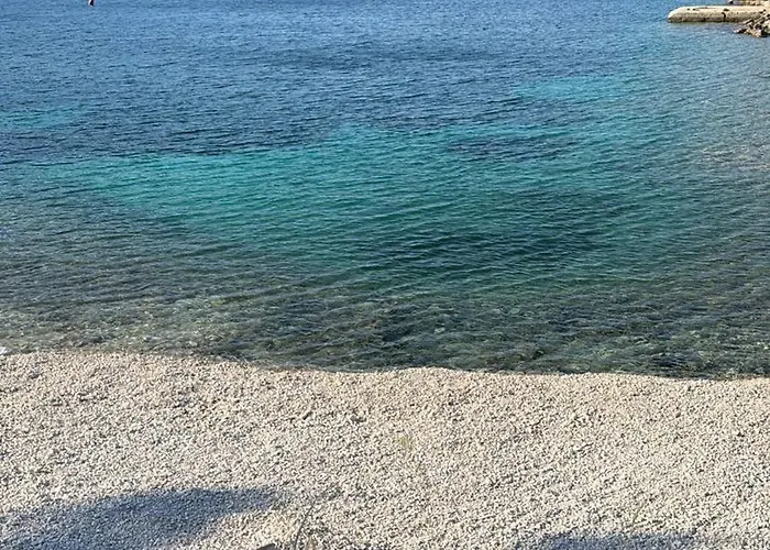 Villa Venetta House ,pool, Jacuzzi, Satellite Internet-wifi,island žirje, šibenik Žirje