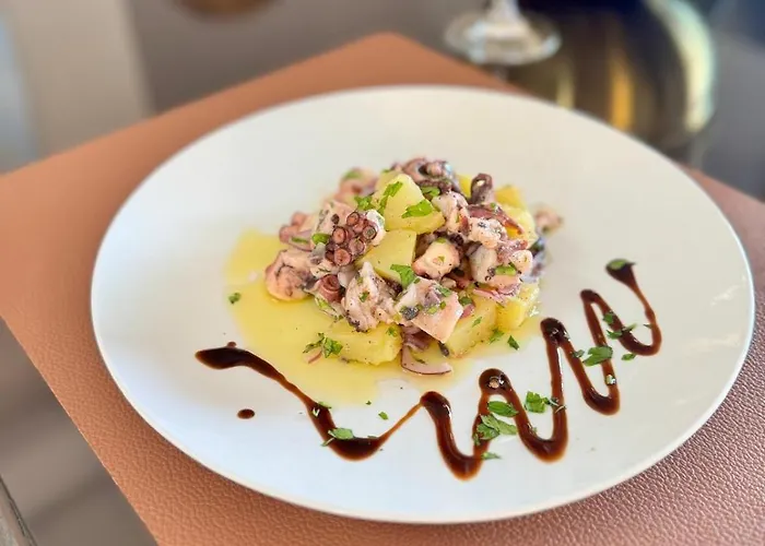 Venetta House ,pool, Jacuzzi, Satellite Internet-wifi,island žirje, šibenik